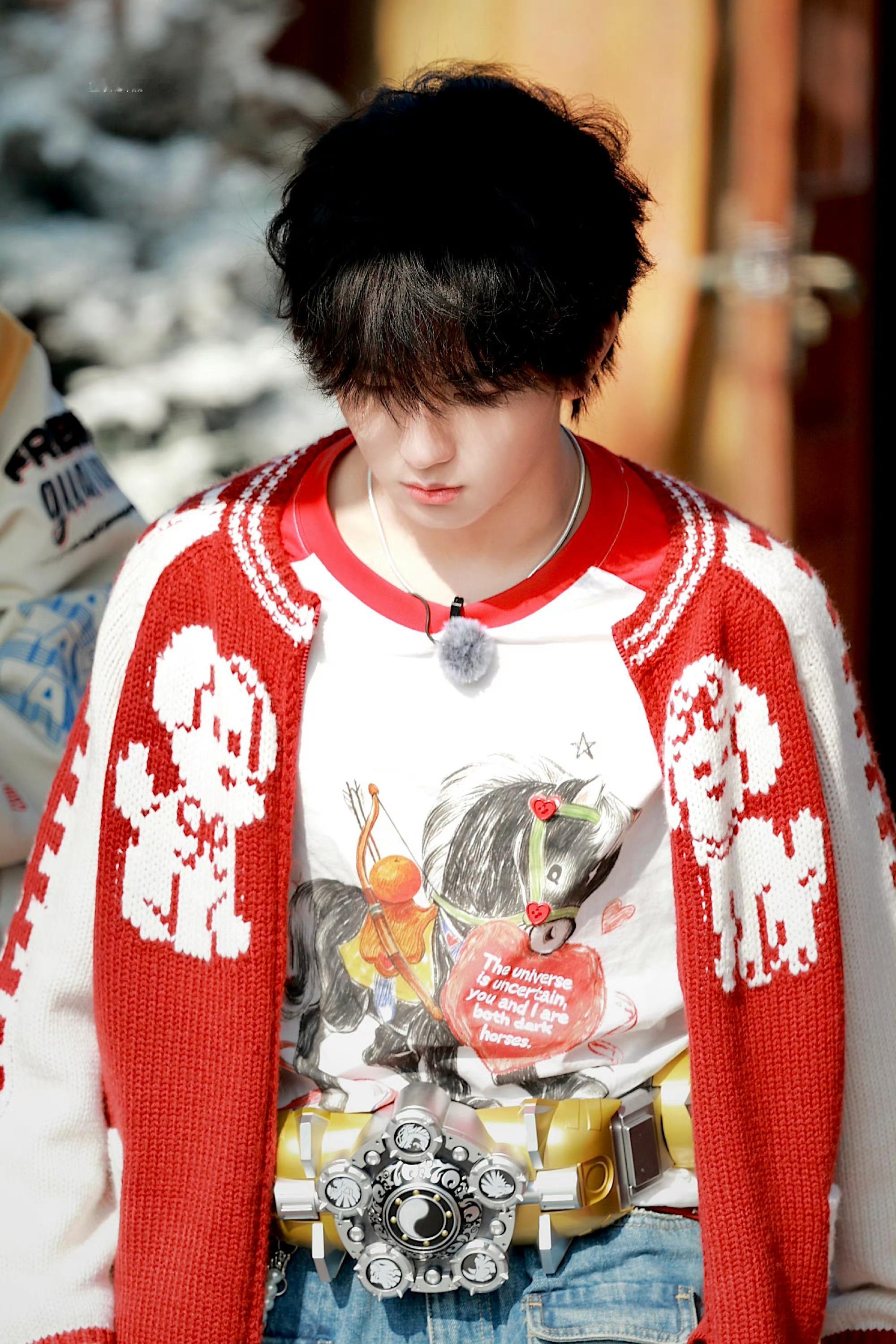 穆祉丞cos铠甲勇士路透周五晚高疯这个穆祉丞帅惨了，怎么可以这么萌😻