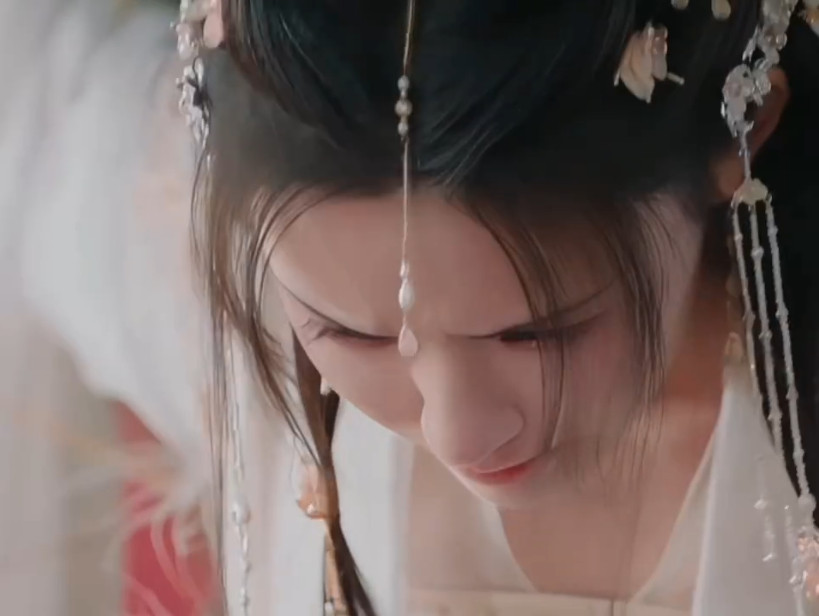 别绑阿谁了绑我行不行水龙吟今晚林允在桃林这段哭戏直接把我看哭了！她眼泪大颗大颗