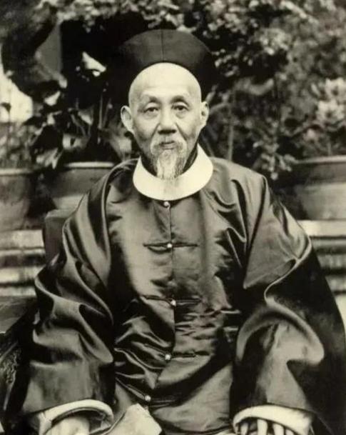 1908年，79岁的王文韶正在杭州老宅大摆寿宴，戏台上锣鼓喧天，满城名流举杯相庆