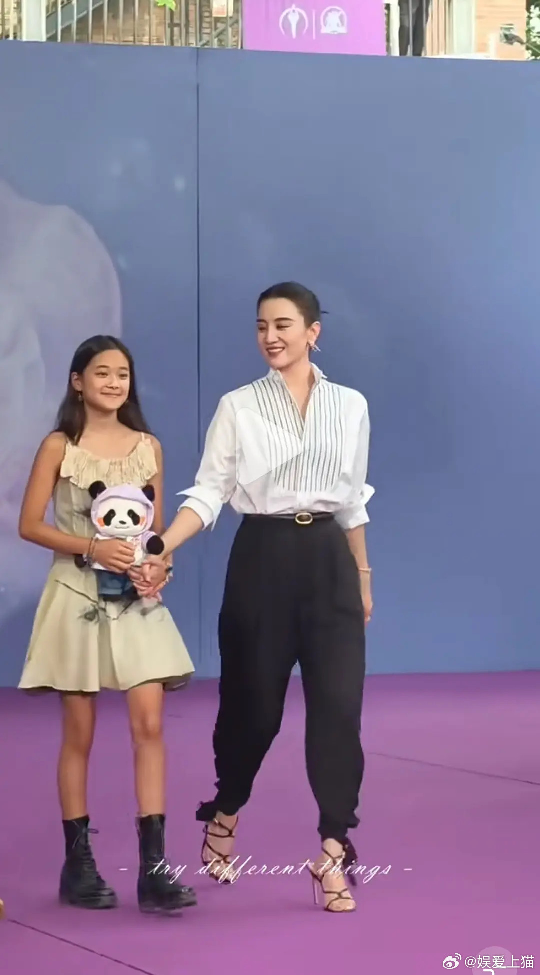 🫘人都说梅婷女儿快快很普通