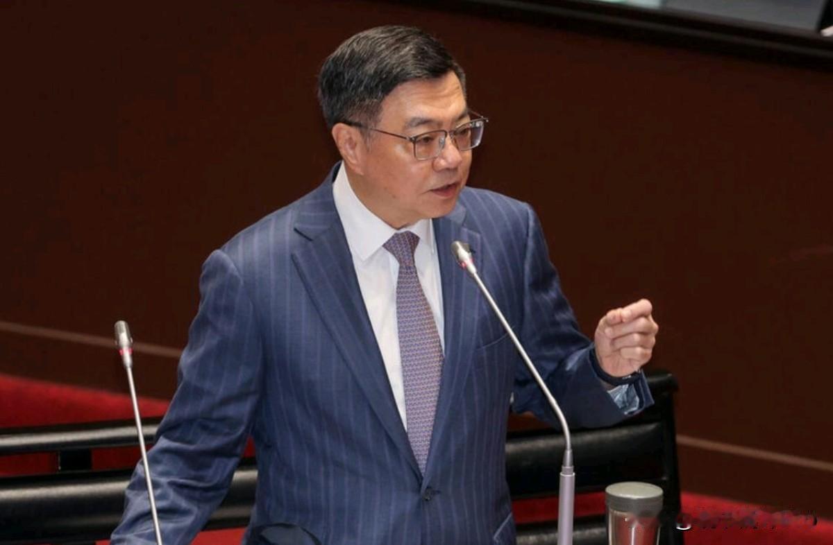 “台独”分子卓荣泰无言以对！罗智强打脸民进党！11月28日，根据岛内媒体报道，国