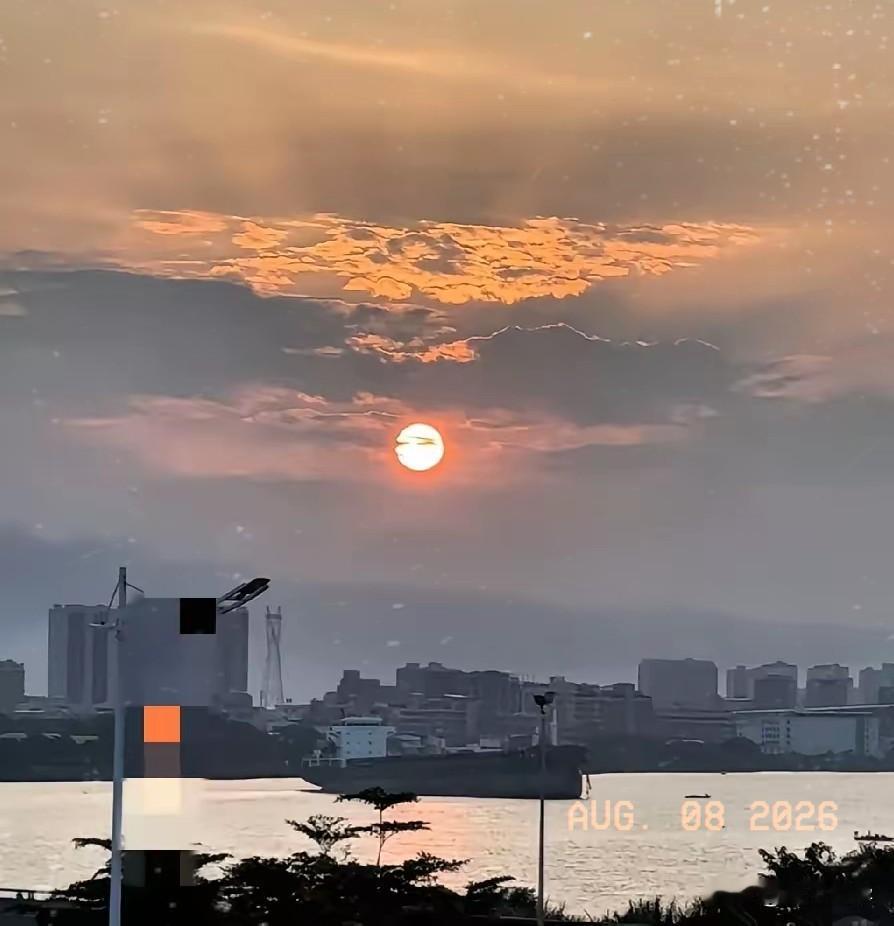 这下大家放心了，再过6天，也就是8月14号，全国各地都将正式进入末伏阶段，一