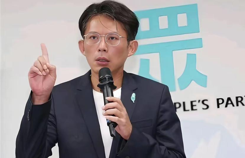 清算开始了！柯文哲向民进党这一跪，直接把黄国昌逼上了绝路！当初为了反绿才投奔白