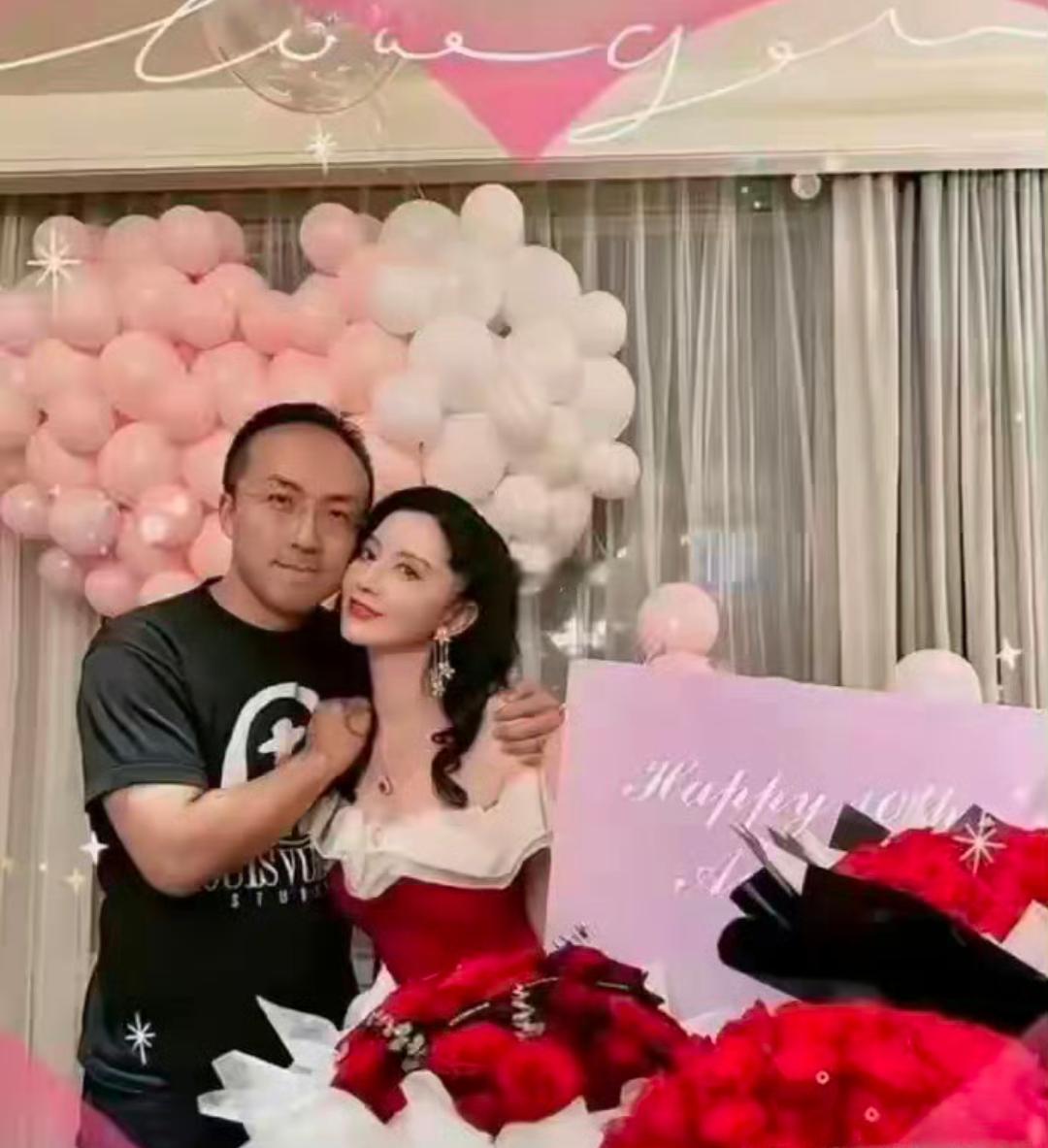 张萌和她的富豪老公！如果没有钱张萌怕是看也不会看他一眼吧！只能说有钱人终成眷属