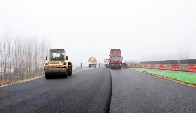 为什么中国没有像美国一样大范围地使用水泥（混凝土）路面？你可能不知道，我们中国曾