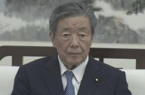 【#日本请求再次租借熊猫#】#日政要来华请求租借大熊猫#据共同社4月28日报道