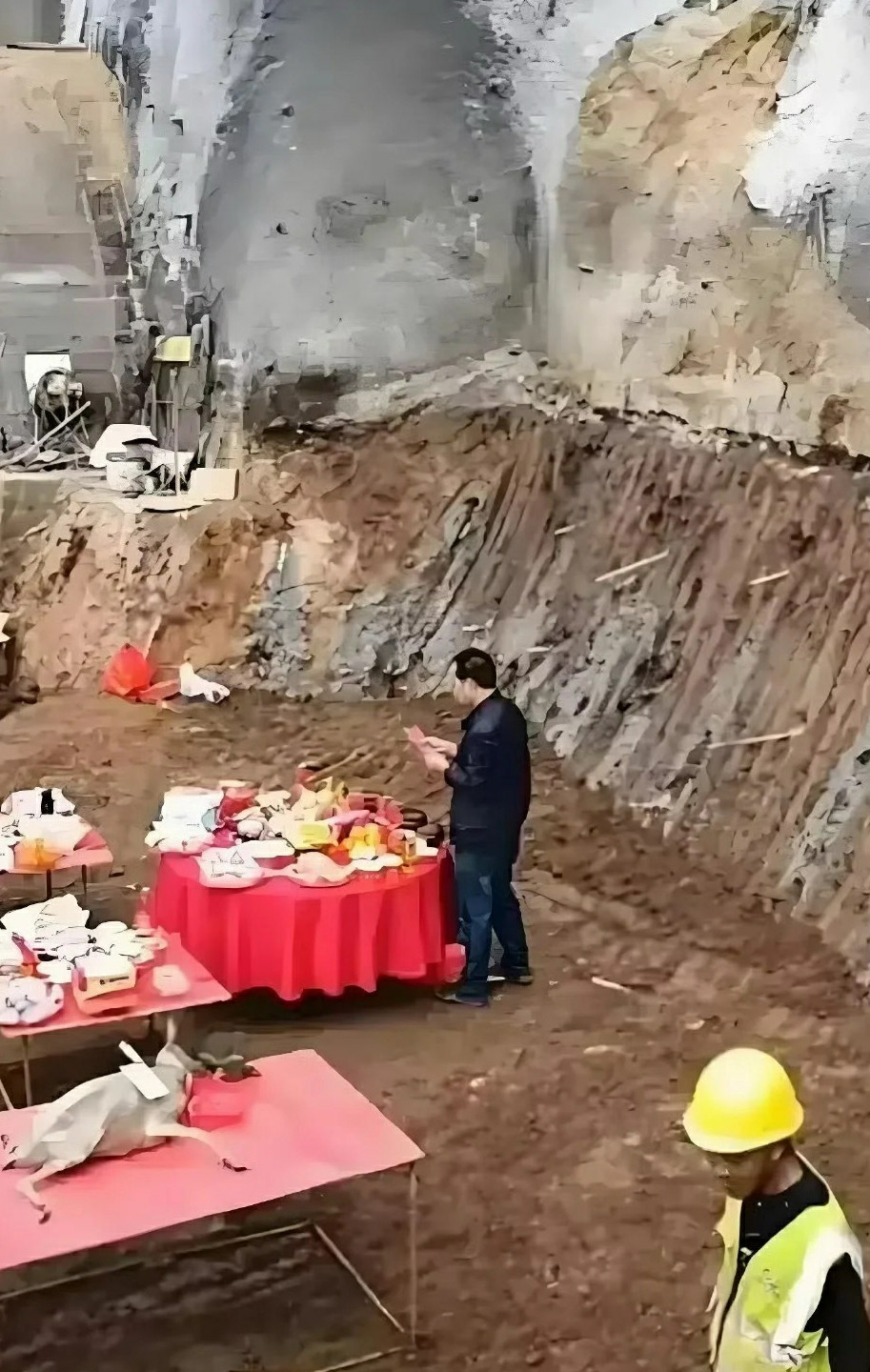 干工程的都搞这些，坟地太多了