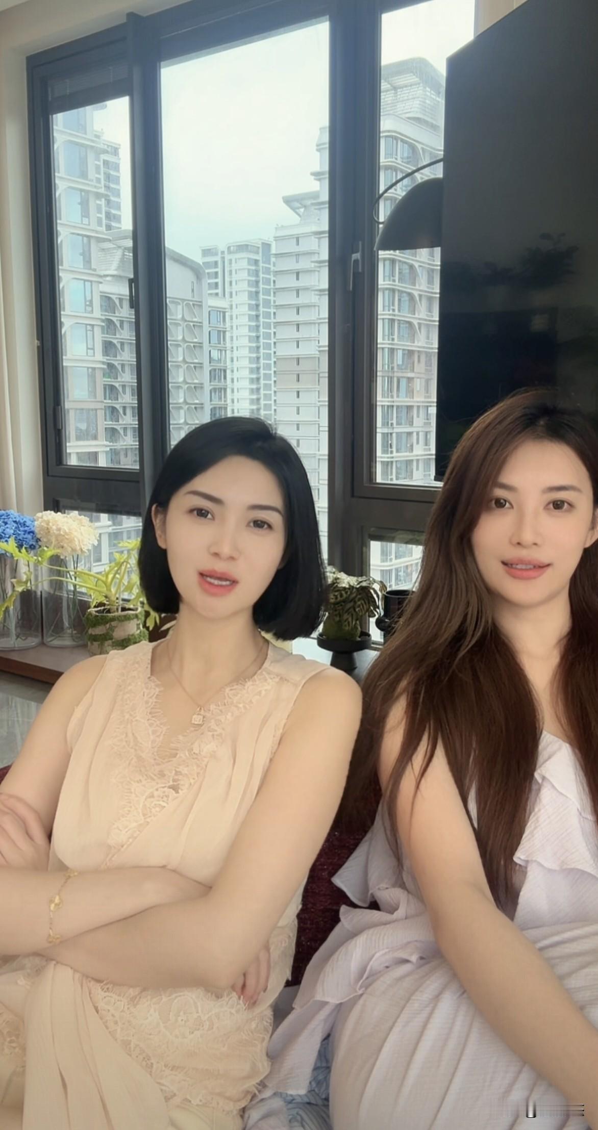 双胞胎，短发和长发，你觉得哪个好看？