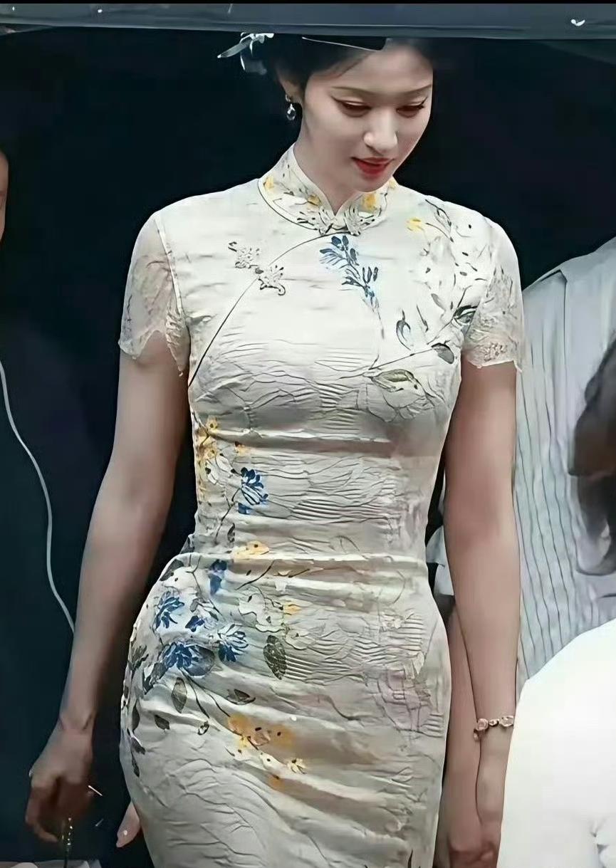王楚然，这么丰腴圆润，其实很有女人味。