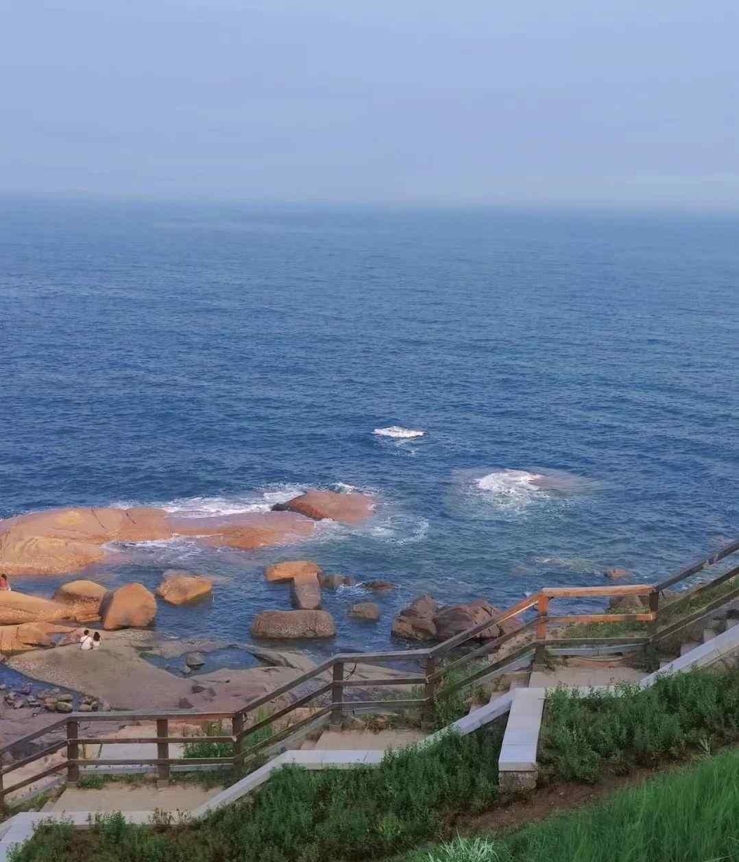 我的今日状态：🏝️旅行度假我这里的天气：☁️阴天今天青岛是一个阴天，天气预