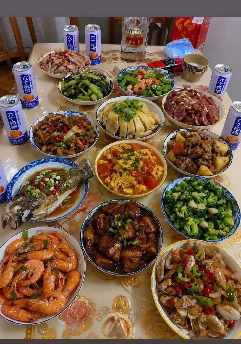 这一桌子有你爱吃的菜吗