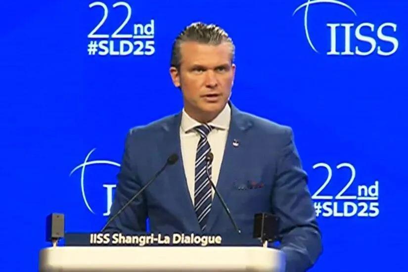 短评：特朗普称“在我的任期内，中国不会‘入侵’台湾”，这牛吹大了！美国防长赫