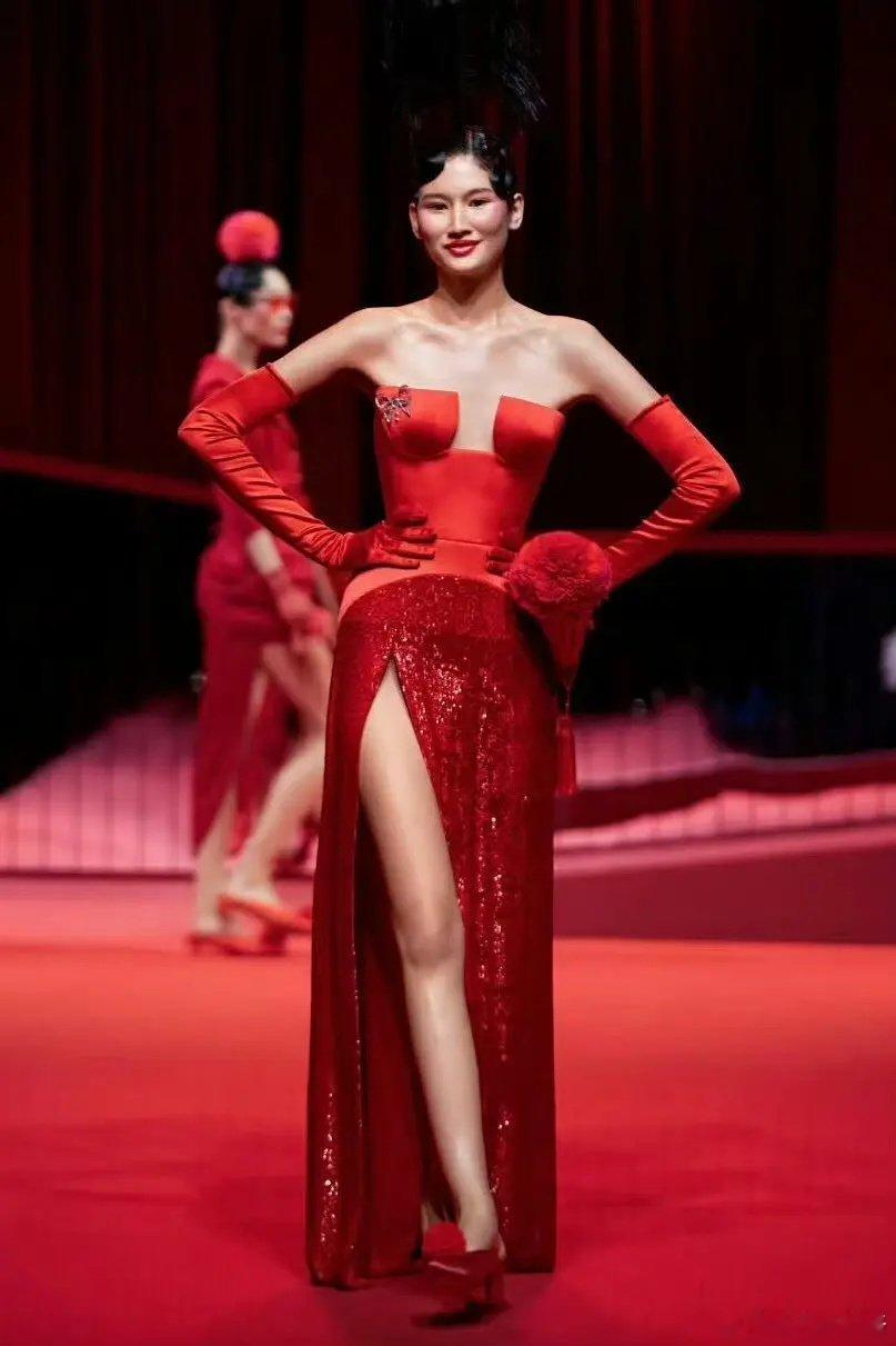 白鹿衣服长这样