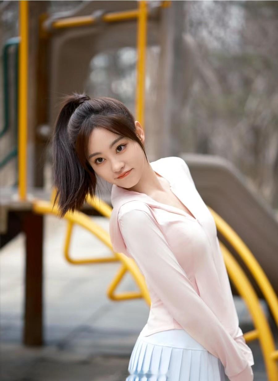祝绪丹美美的早秋穿搭​​​