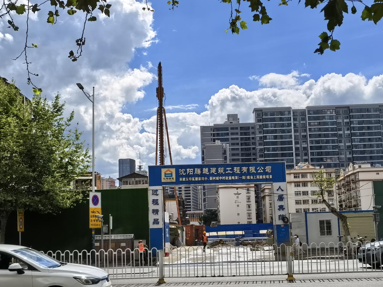 作为昆明当初很火爆的一个翠湖周边的项目，翠湖壹品在打造完一期后就没有动静了，其实