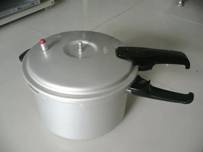 不知道你们发现没？以前家家厨房里都有一个高压锅，现在却越来越少见了。很多