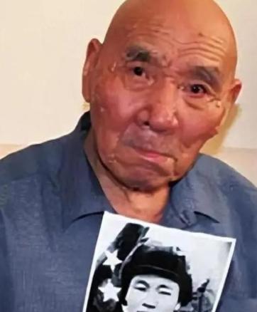 1953年，毛主席见到志愿军“打坦克英雄”苏吊蛋后，觉得这个名字实在不雅，便笑着