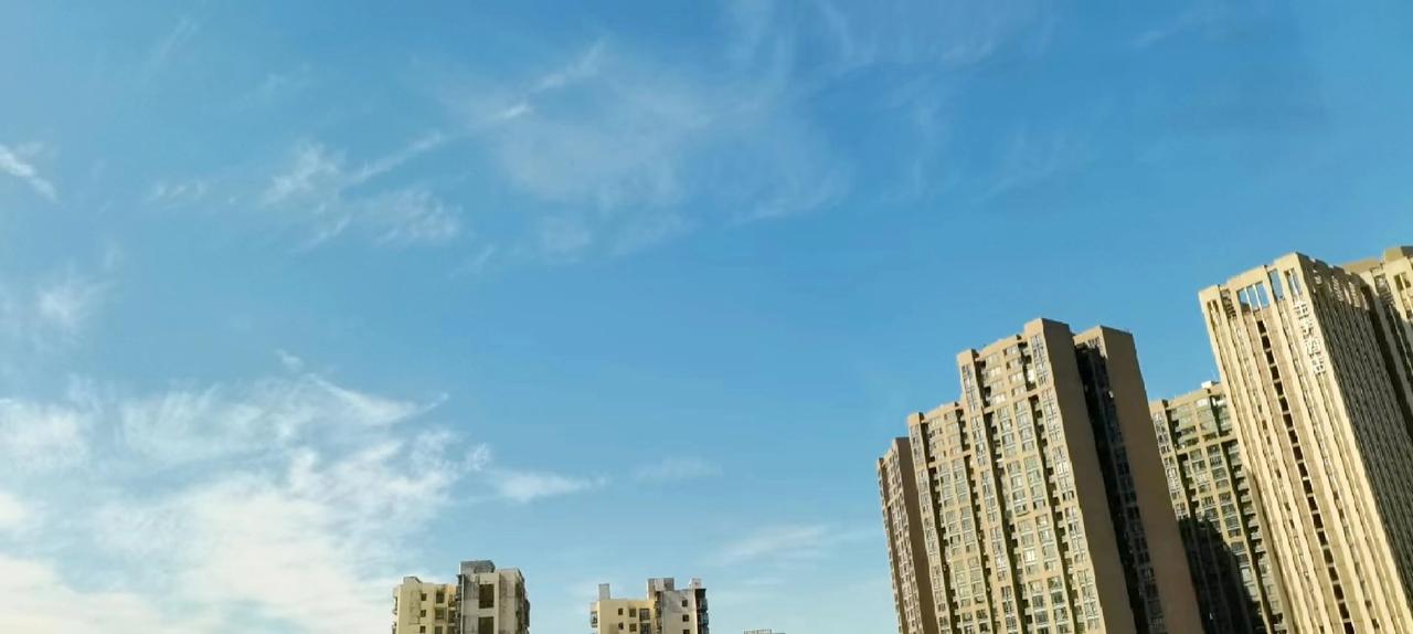 我不谈钱，你不谈性，相互尊重。你谈性，我谈钱，正视人性。女人怕被白嫖，男人怕