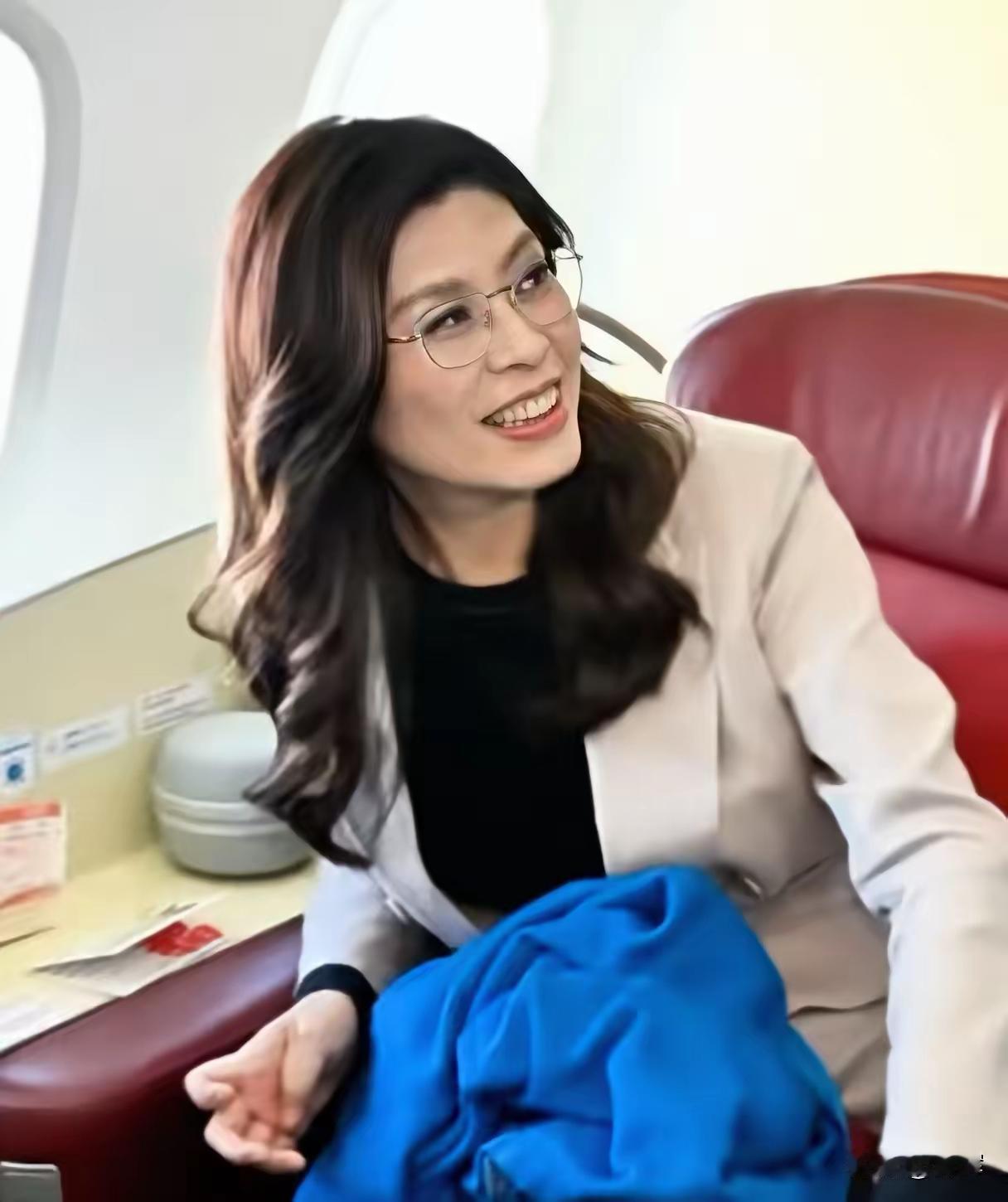 闭门会谈后，郑丽文提出台岛想要国际空间4月10号的重要会谈有一个小时左右的闭门