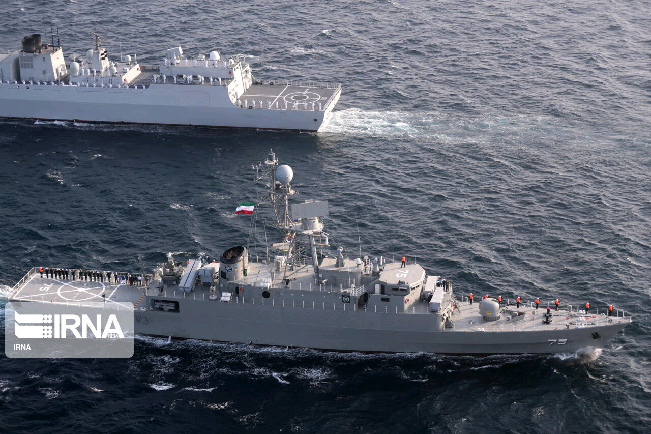 沉没的为🇮🇷“贾马兰”级护卫舰75“德纳”号也算是中国海军的老朋友了烽火问鼎