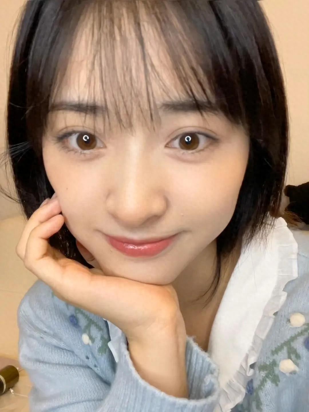 女明星沈月写真合集：眉清目秀、楚楚动人
