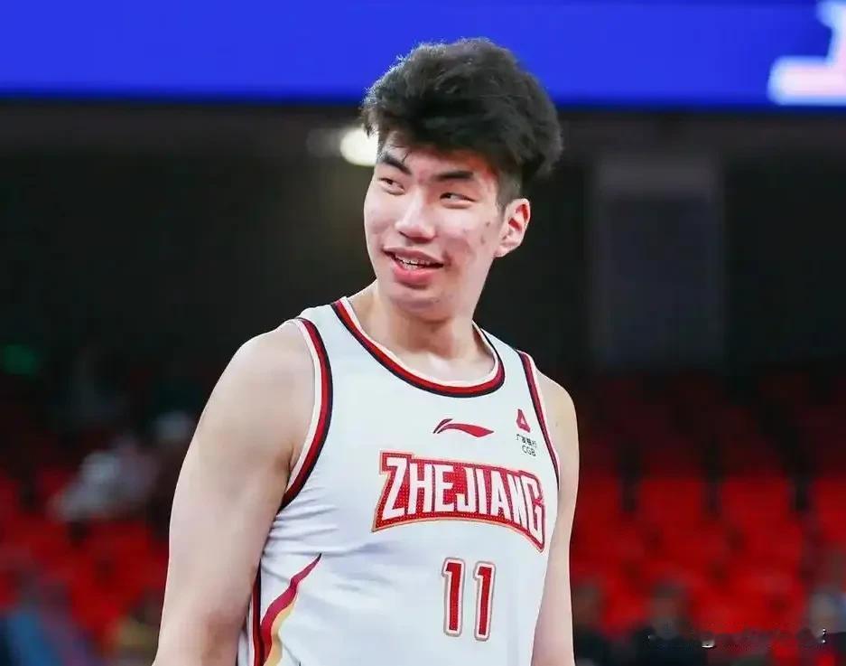 北京时间11月16日，结束了全运会比赛的余嘉豪迎来了重返西乙后的首场比赛，在坎塔