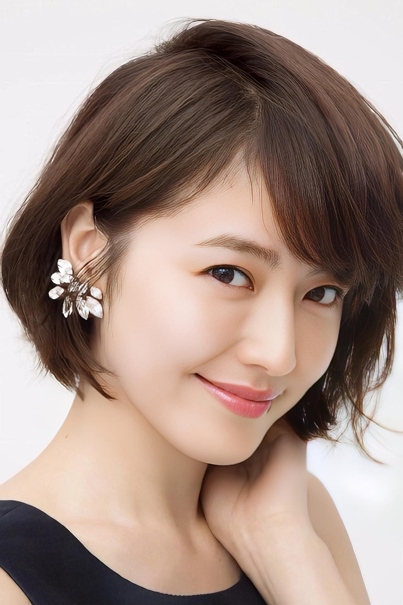 从小美到大的长泽雅美，一代宅男的私藏。无论是清纯的学生时代，还是如今的成熟魅力，