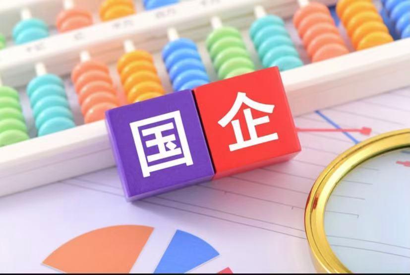 跟在国企上班的女儿聊起存钱话题，我说你一年也能存个五、六万吧，她的一句话瞬间让我