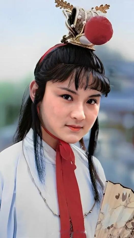 1987年，，“贾宝玉”的扮演者欧阳奋强，在酒会上被一个老板嘲讽:“你这20年除