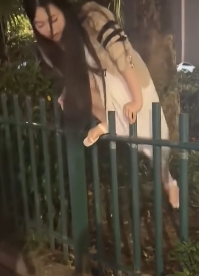 这要是摔倒了怎么办啊？