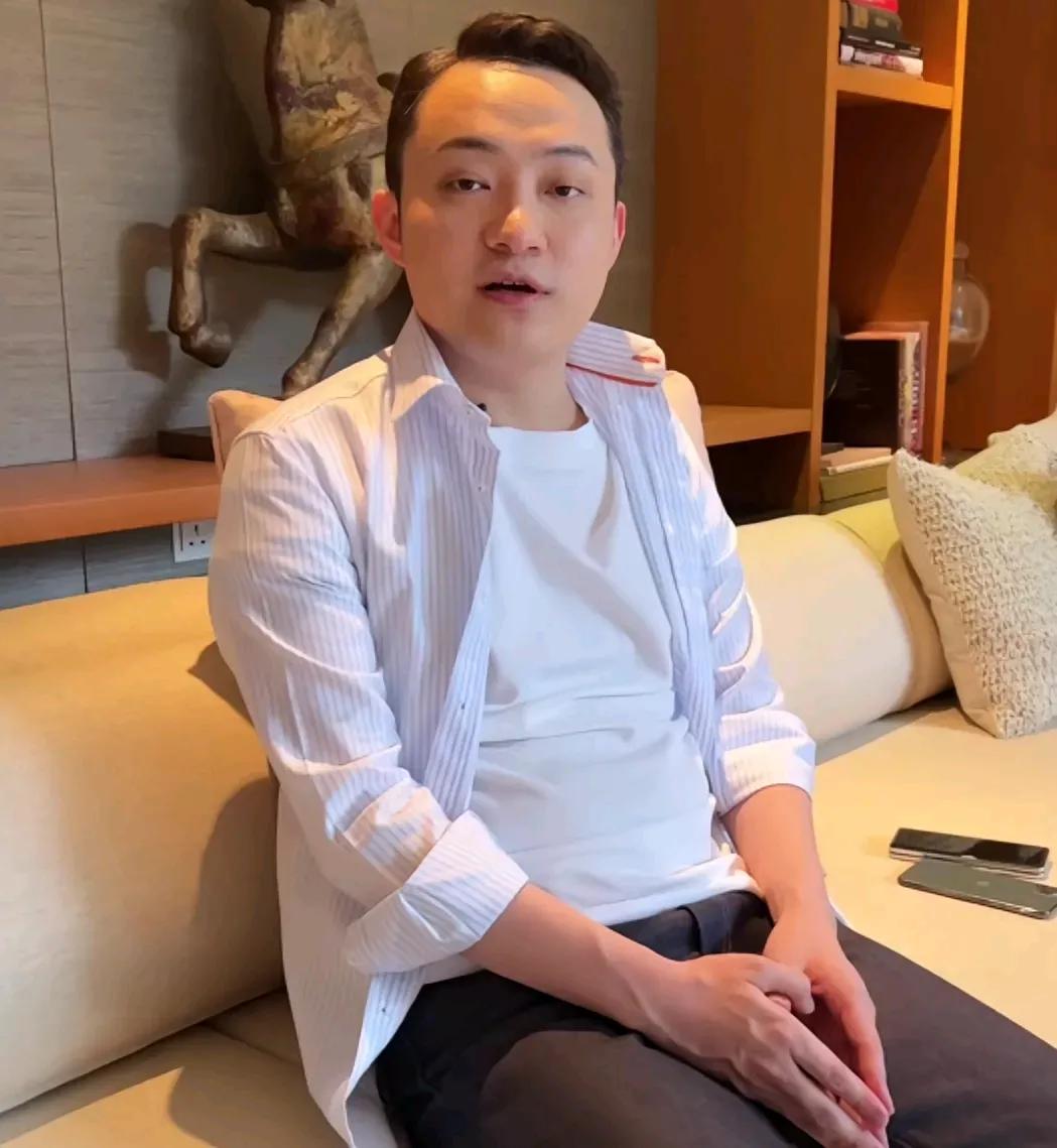 回头再看，景甜这步棋走对了。有些事当时看不明白，过上几年往回一瞧，才觉得庆幸