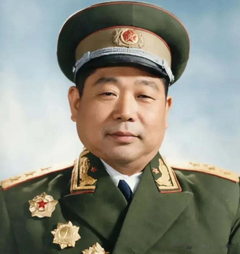 中国共产党的优秀党员，忠诚的共产主义战士，久经考验的无产阶级革命家、军事家陈锡联