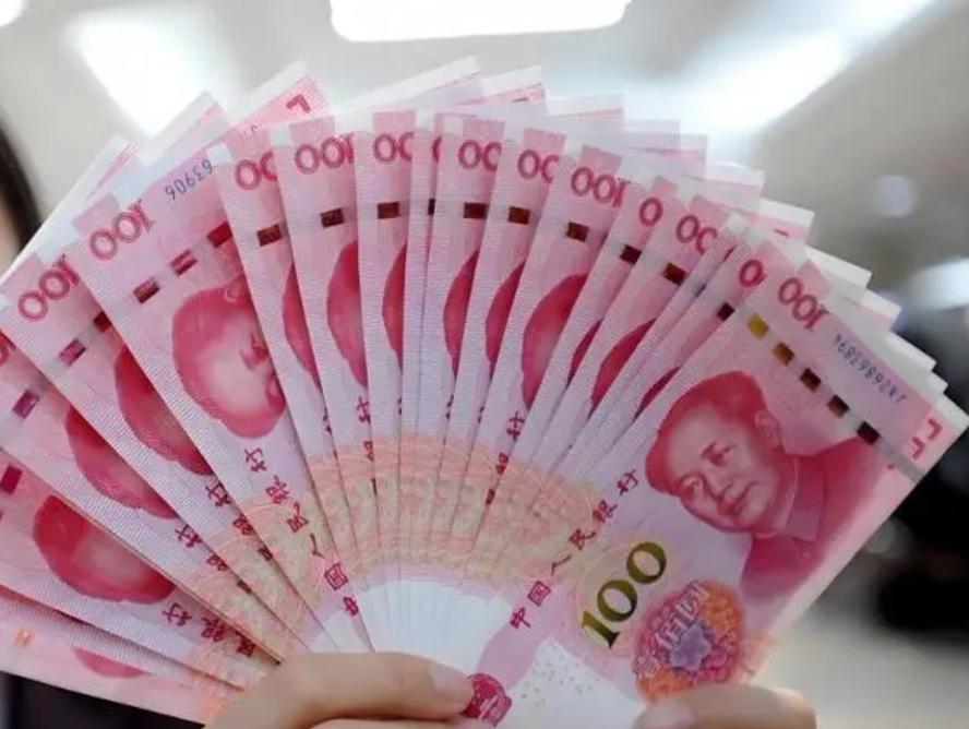 人民币，是真涨猛了！以前1欧元能换十几块人民币，现在只剩7块5左右；1美元以前能