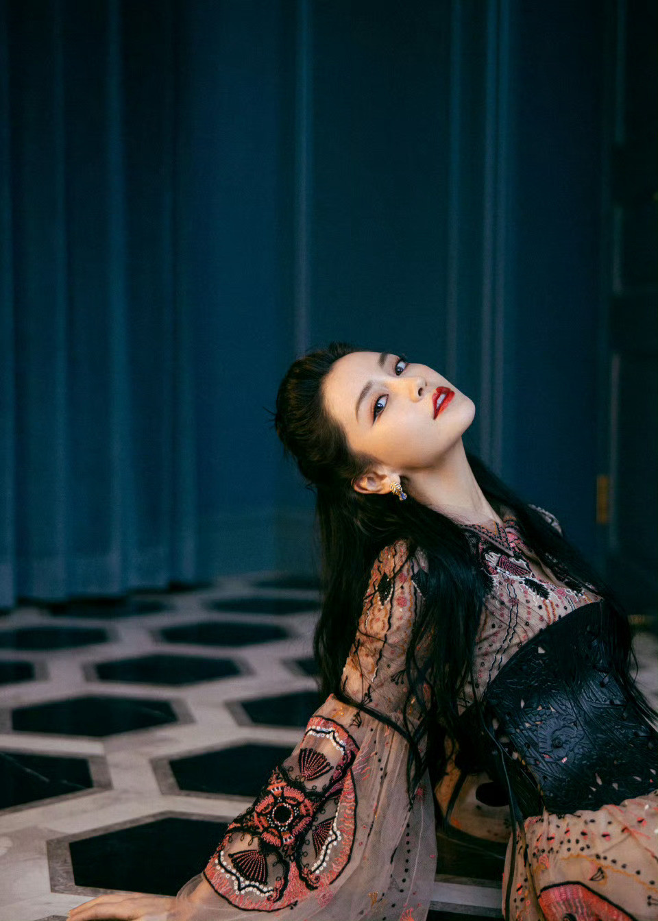 angelababy🌸angelababy“收藏你每一张舞台照片，反