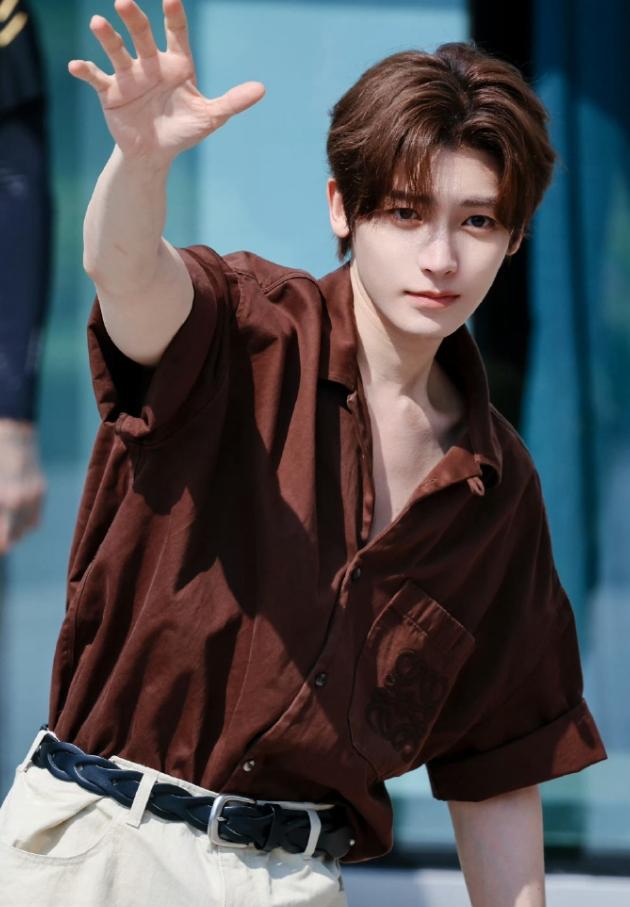 侯明昊《歌手》淘汰！《歌手》第六期真的太好听了，第一个出场的万妮达足够惊艳，但