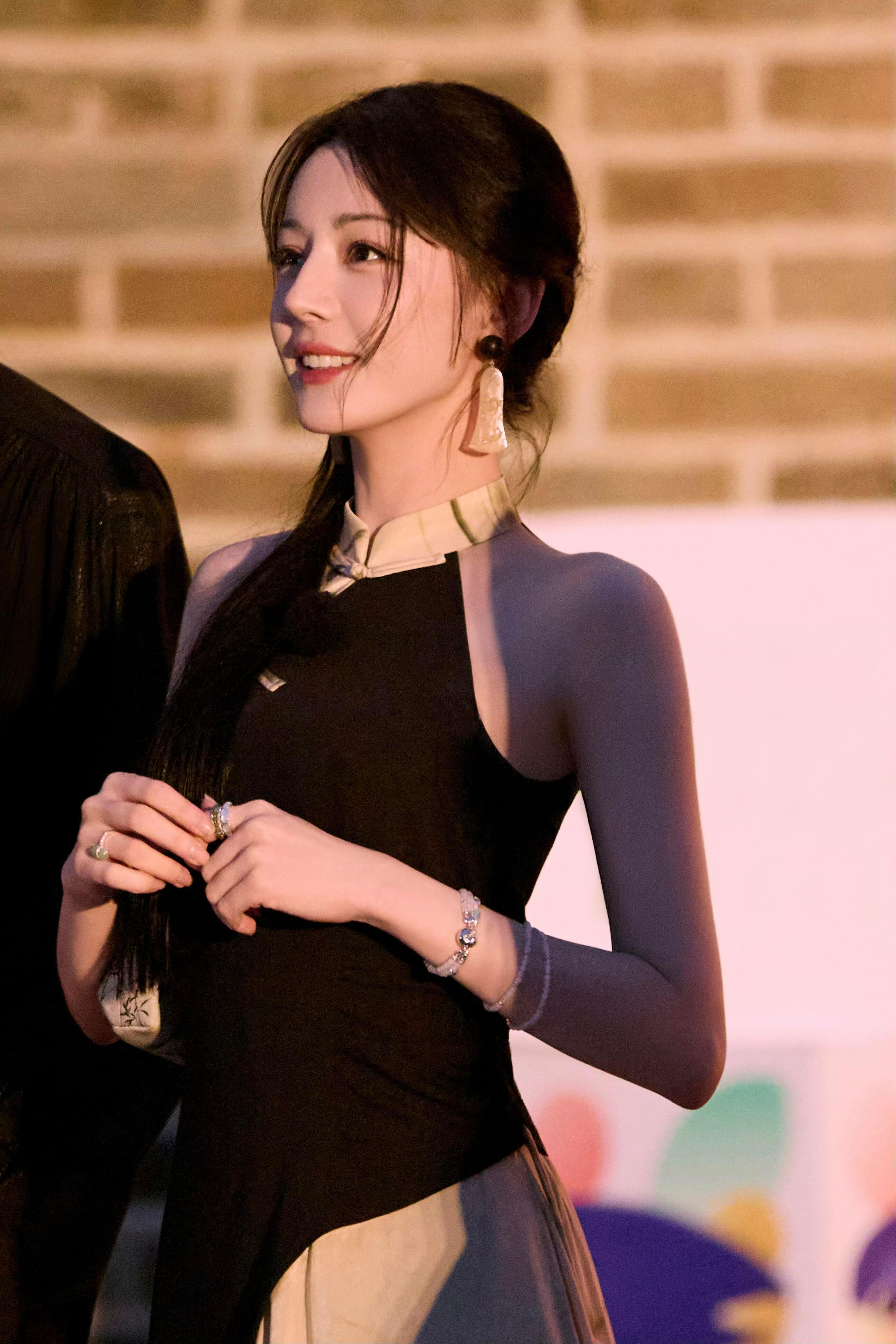 这位摄影老师您配享太庙这几张太戳我了明媚动人温润如玉太迷人了这个迪丽热巴