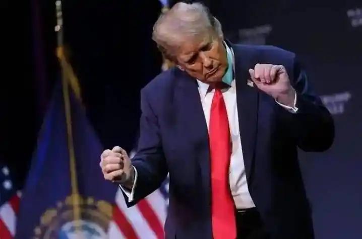 格陵兰岛，终究还是落进了美国的口袋里。丹麦现在连站出来反抗一句的资格都没有，欧盟