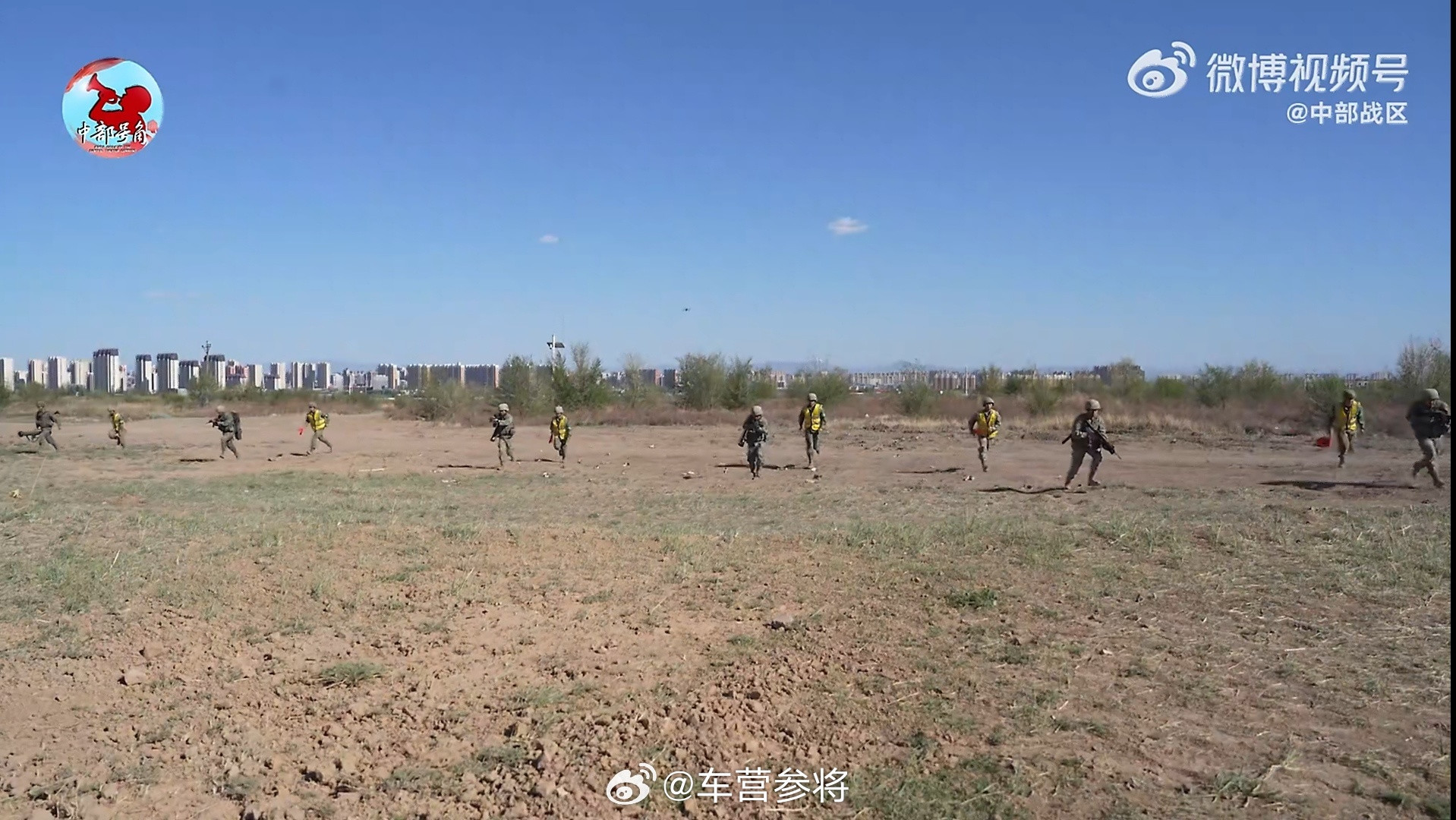 全装哥来了～装甲步兵班车下六人战斗编组。120火射手也配发了QBZ191新步（这