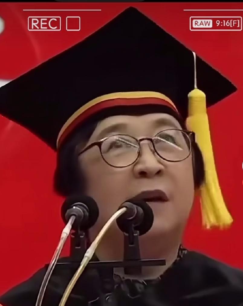 莎莎为何能被保送清华，听听这位大学教授是怎么说的，她说，莎莎是我见过最努力