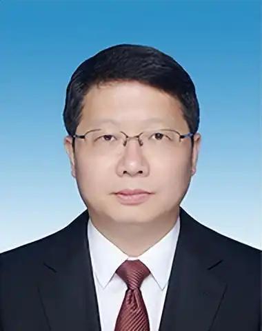 甘肃省委组织部部长李刚已调任新疆党委常委、组织部部长。据新疆日报消息，7月27日
