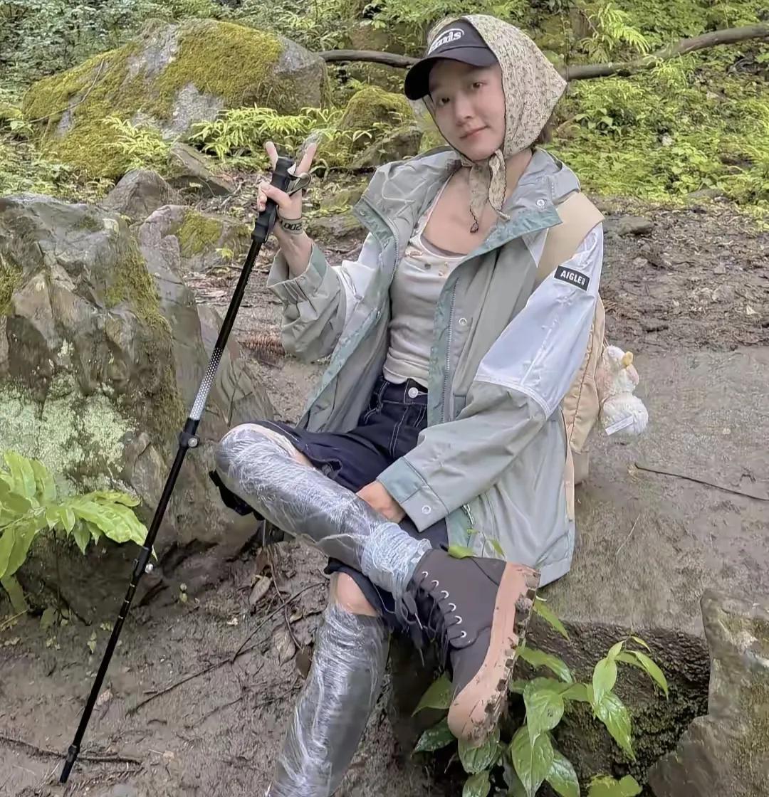 身强力壮，马龙娶了个女汉子做媳妇，看这身装扮一点都不像阔太太最近看到夏露带着两