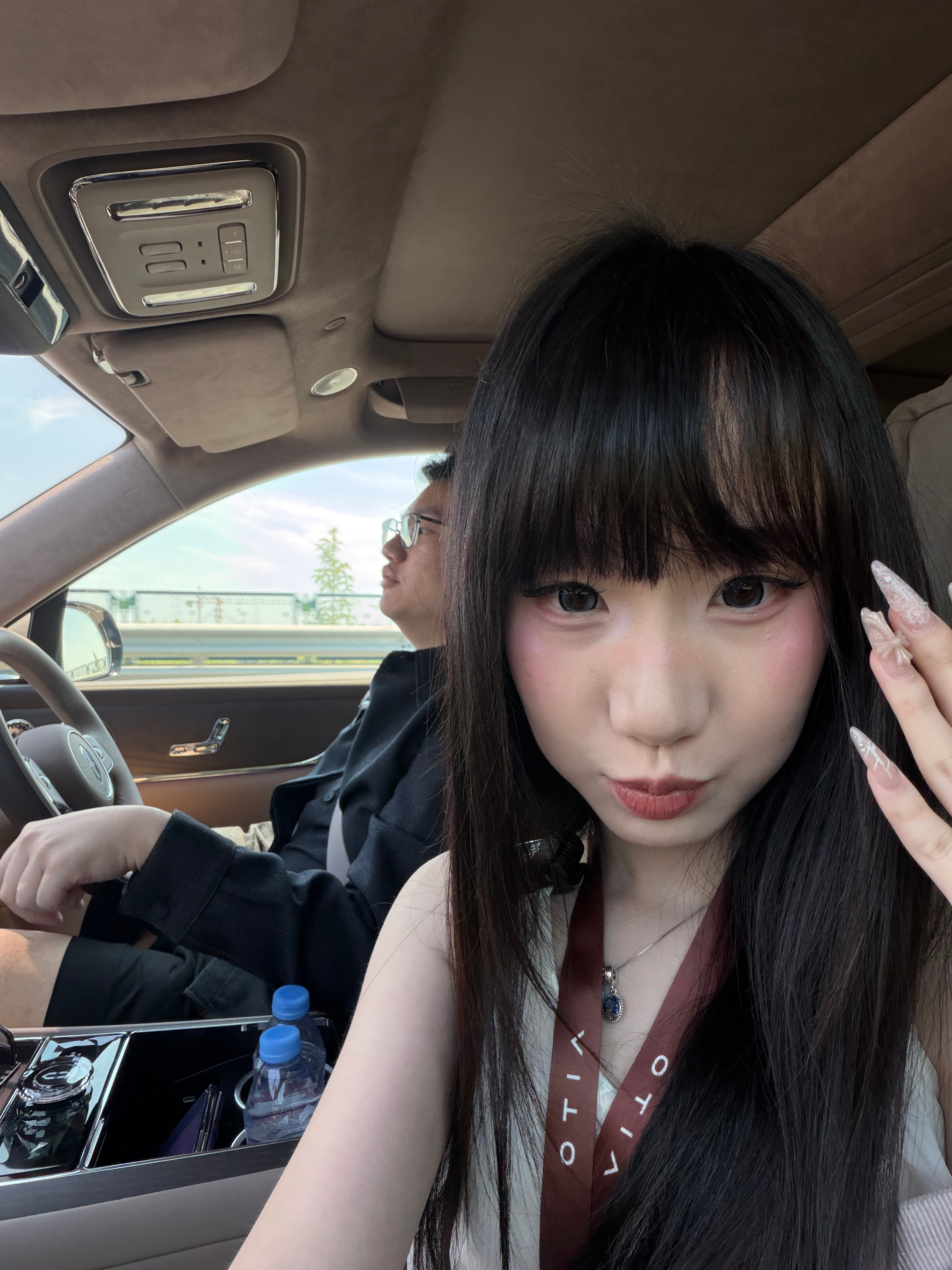 妹妹要回伦敦了[哭哭]在理行李中...她说这个狮子不要了，给我。[捂脸哭]有人知道