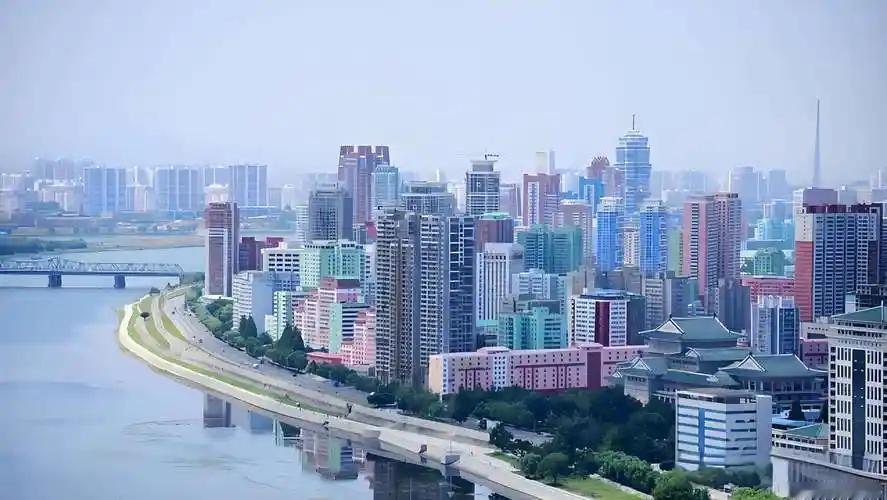 中朝会晤之际，美媒发出惊呼：全靠中俄两国，朝鲜经济已极度繁荣！中方的到来，让全