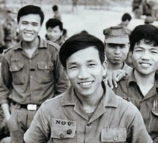 1981年，乔清陆不满黎笋，带9人来到我国，后来他们的生活情况如何？信源：历