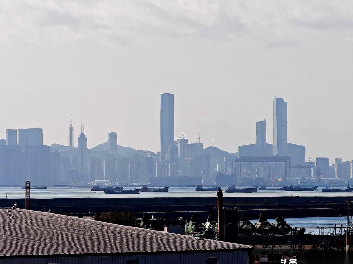 刷到一个大连网红的榜单，差点没把手机吓掉。铁蛋，1800万粉丝。徐姥姥，15