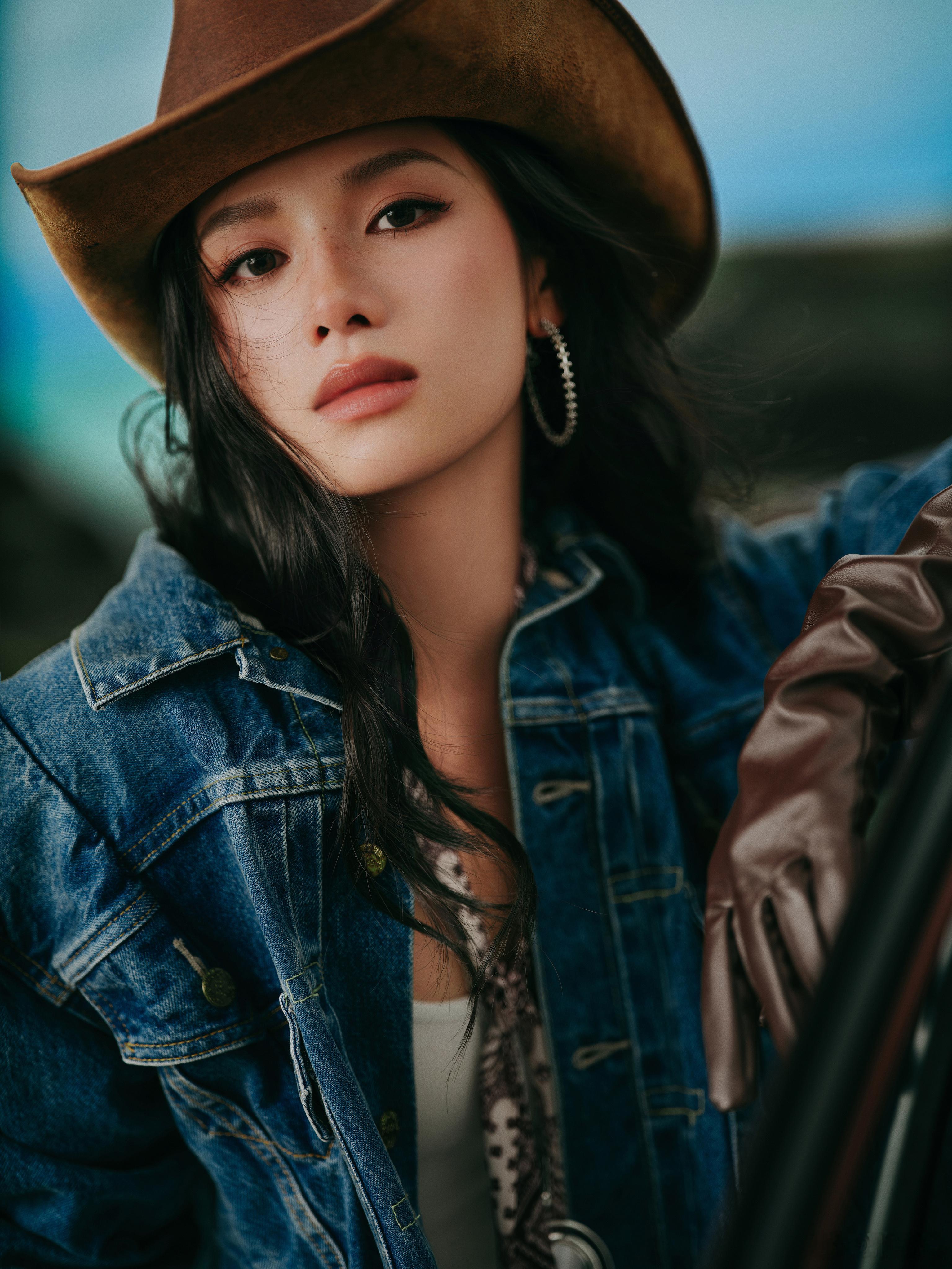 张婧仪25岁最后一天感谢粉丝张婧仪生日快乐🎂🎈25岁很好，26岁会