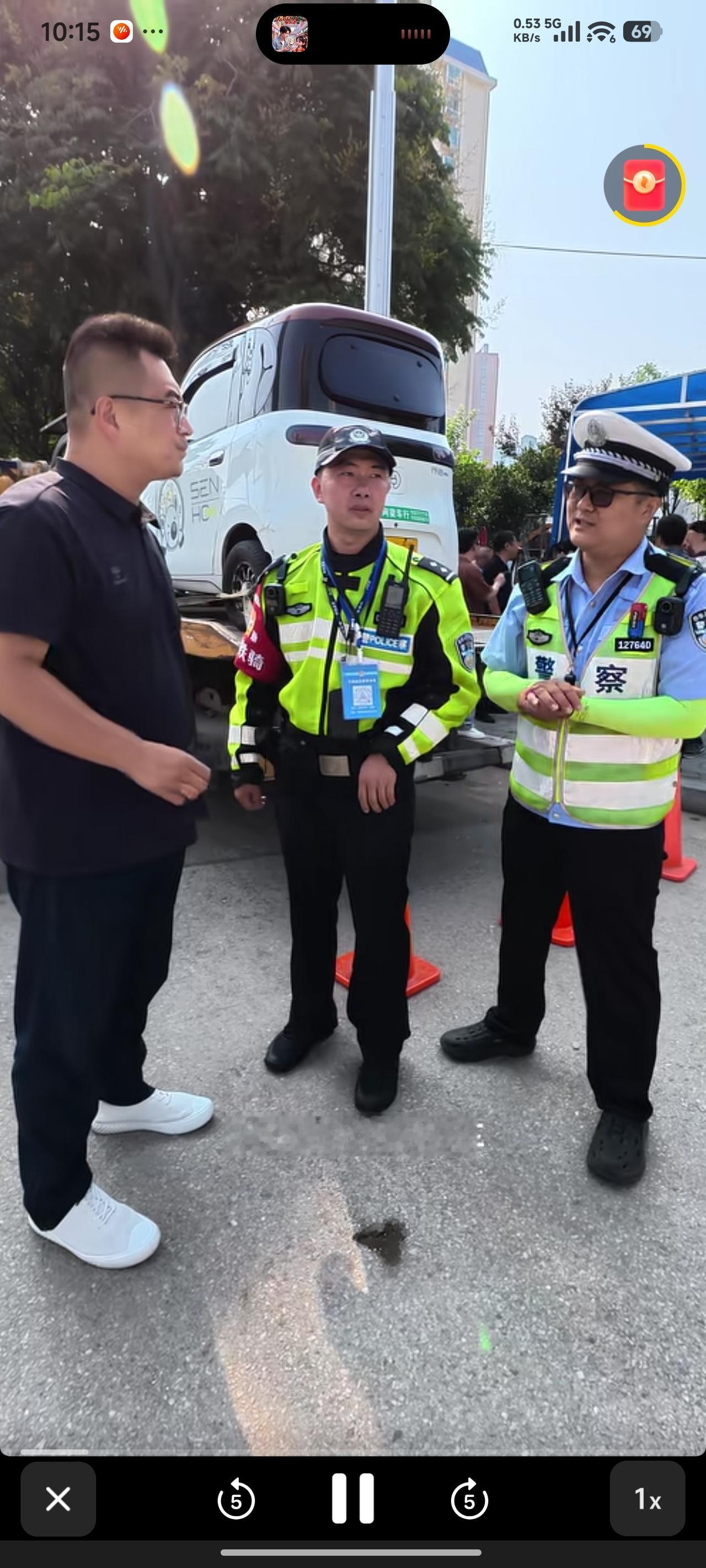南阳早就该管管了，开四轮低速电车的人好多都不规矩。之前没人管、没人查，违章也不拍