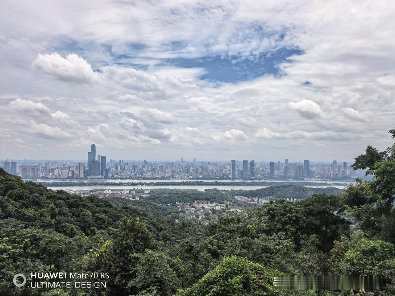 中药上市公司分红哪家强？1.达仁堂2025年中每股分红2.45元，年末每股