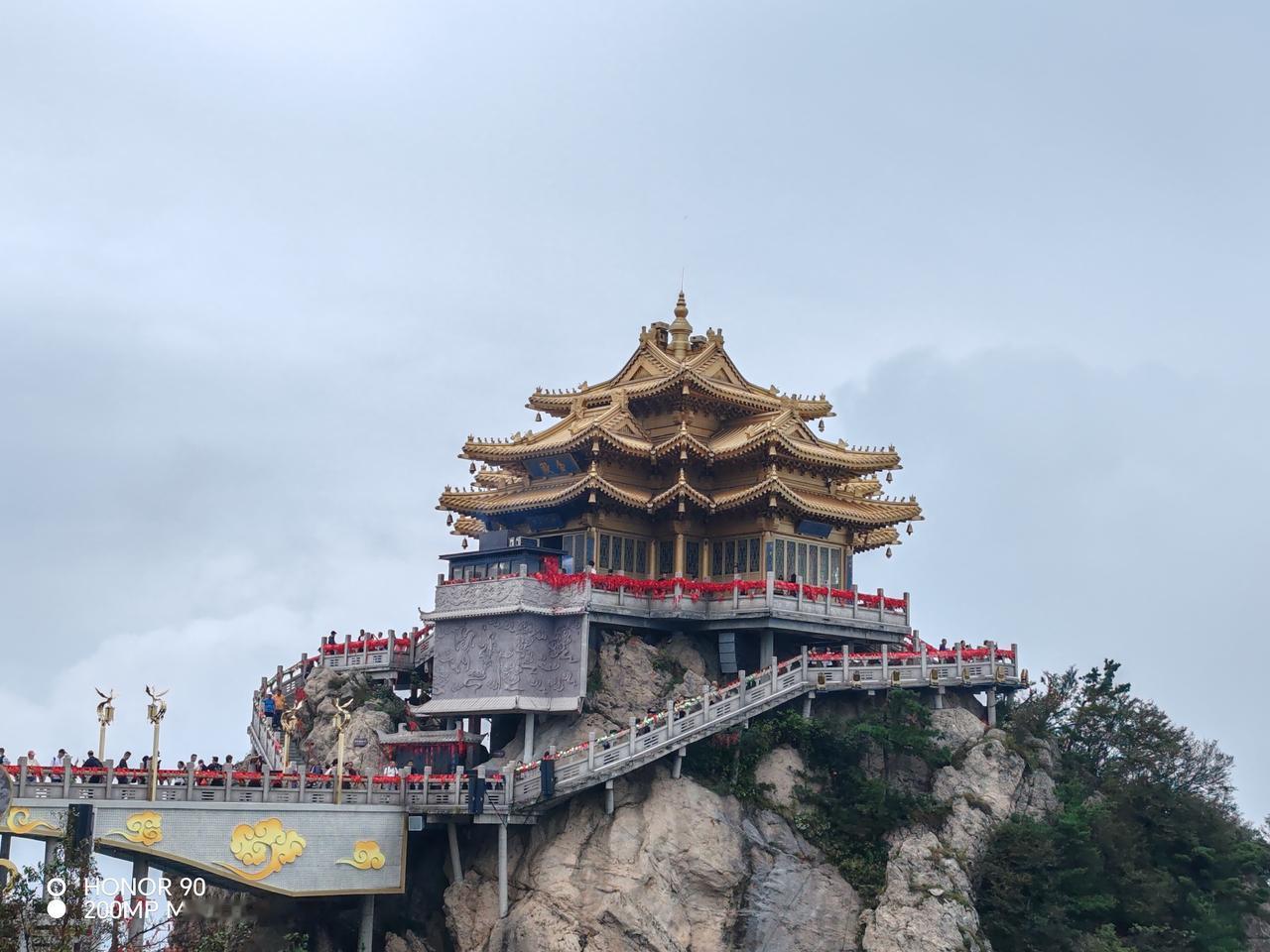 老君山之行，一场云和雾的约会！峰林索道临时停运，改乘中灵索道转金顶索道上山，直