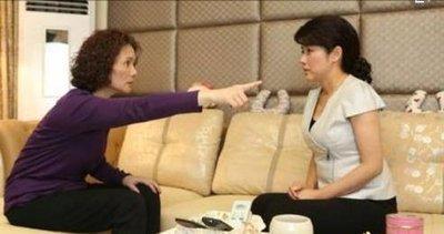 小姑子离婚后，要回来住，我没同意。公婆要求夫妻俩搬出去，让小姑子来家住。妻子平静